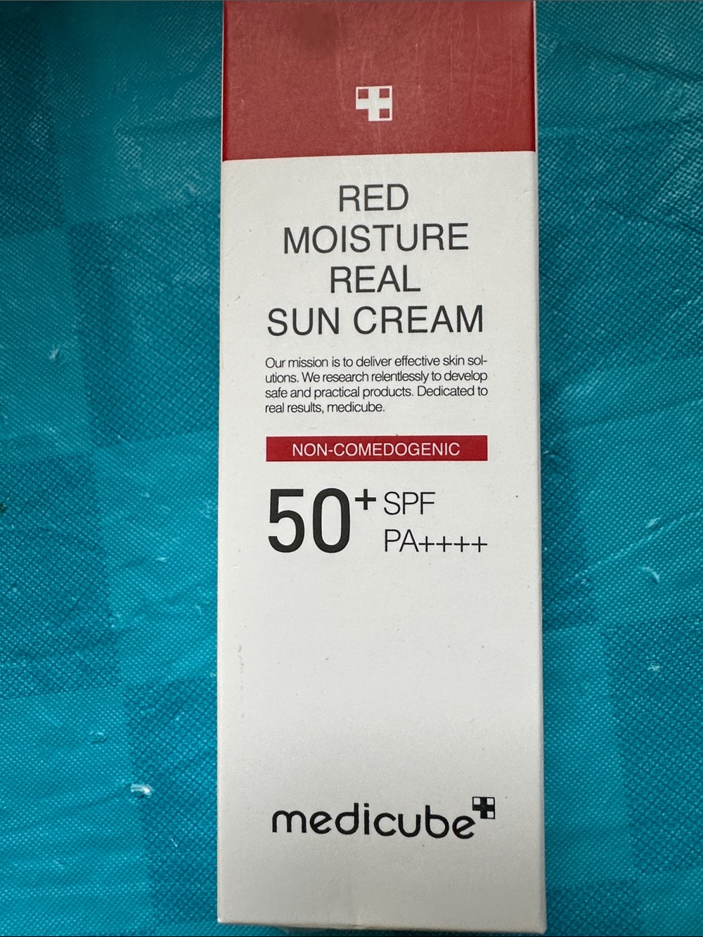 Medicube Red Moisture Real Sun Cream SPF50+ PA++++ - Red